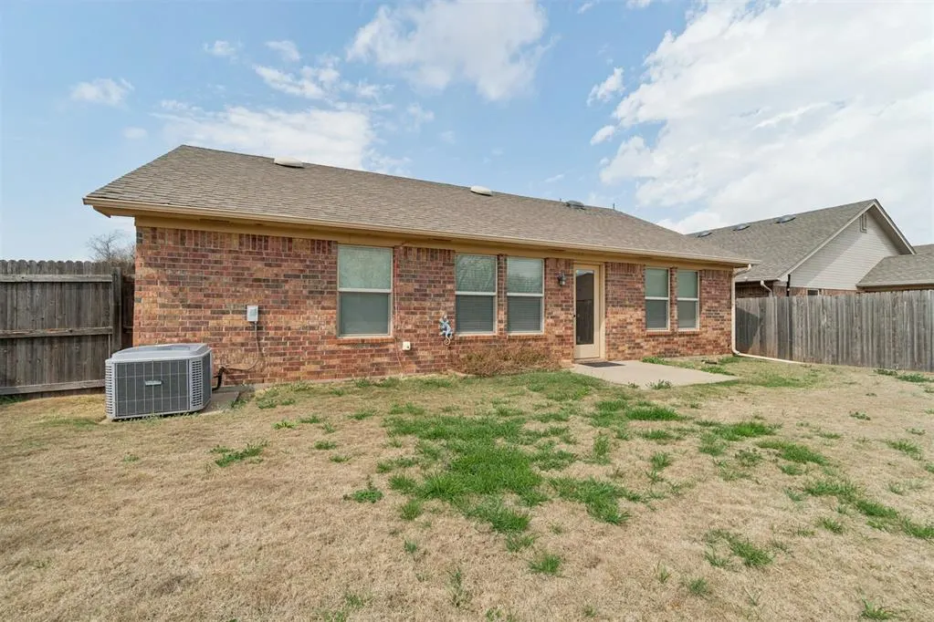 Photo 22 — 9564 SW 24th Terrace, Oklahoma City, OK 73128