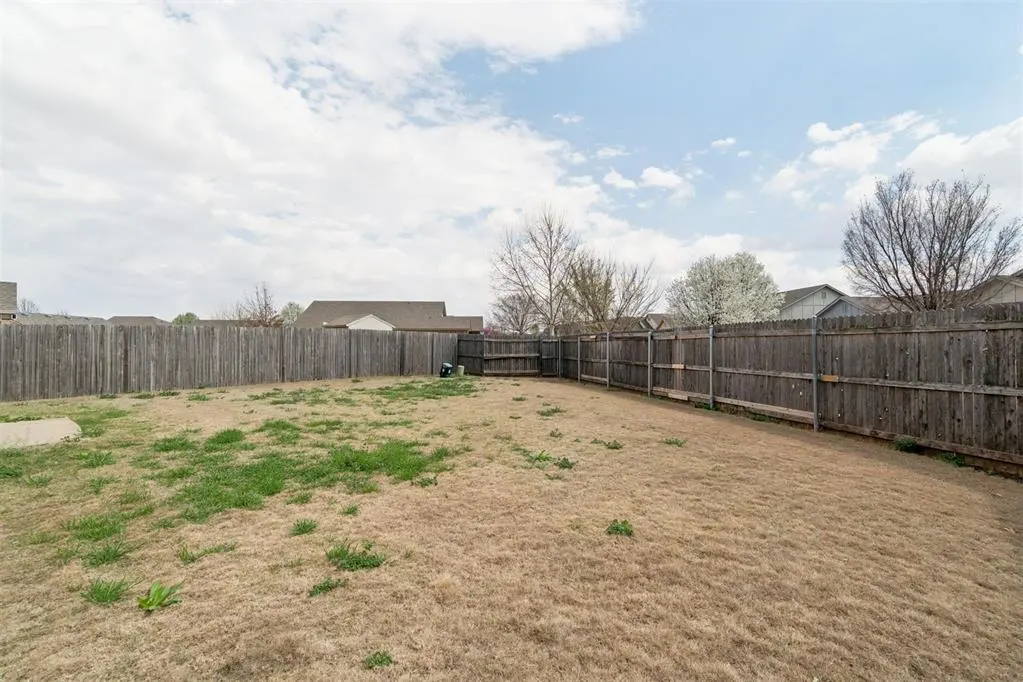 Photo 23 — 9564 SW 24th Terrace, Oklahoma City, OK 73128