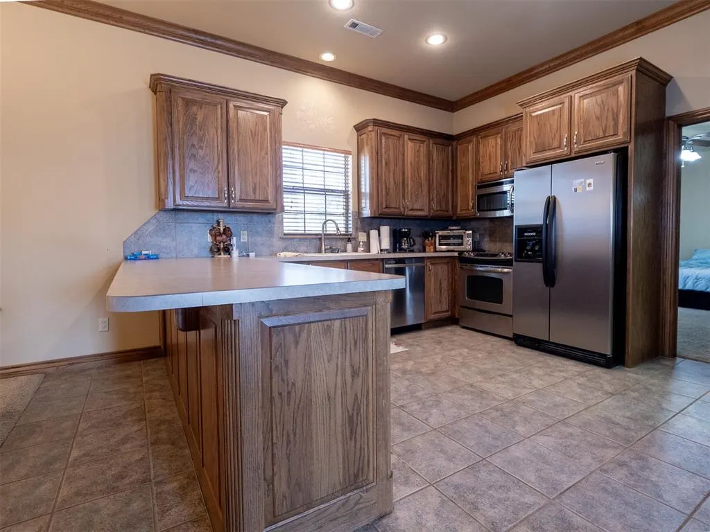 Photo 6 — 1717 Bridlewood Court, Shawnee, OK 74804