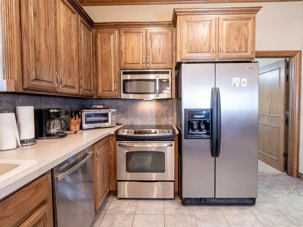 Photo 8 — 1717 Bridlewood Court, Shawnee, OK 74804