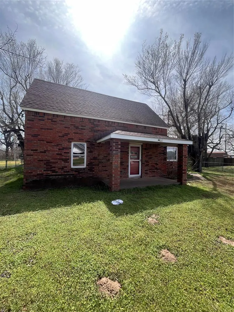 Photo 2 — 203 E Washington, Crescent, OK 73028