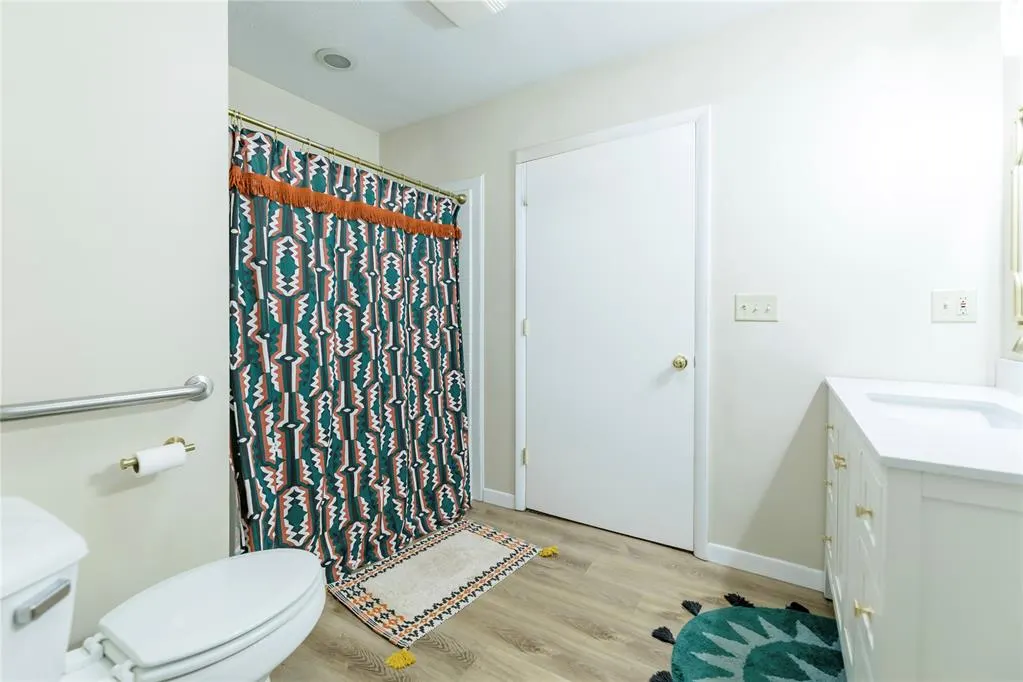 Photo 14 — 1011 W A Avenue, Elk City, OK 73644