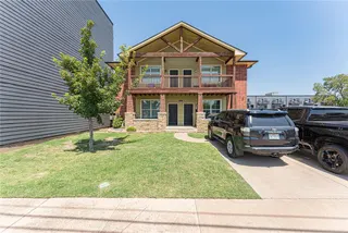 Sold home at 215 E Boyd Street