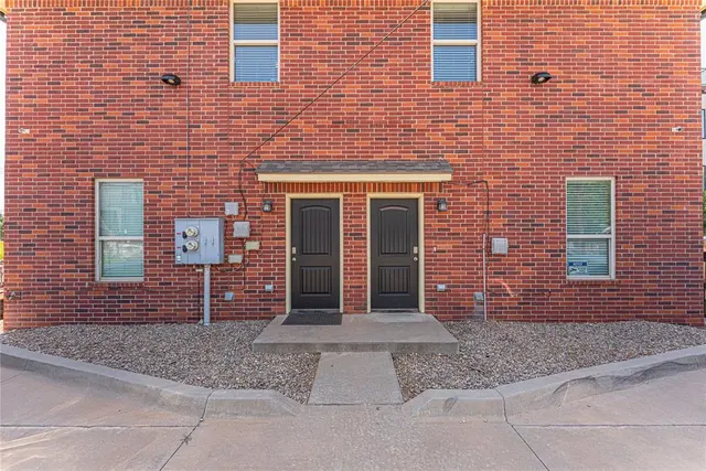 Photo 3 — 215 E Boyd Street, Norman, OK 73069