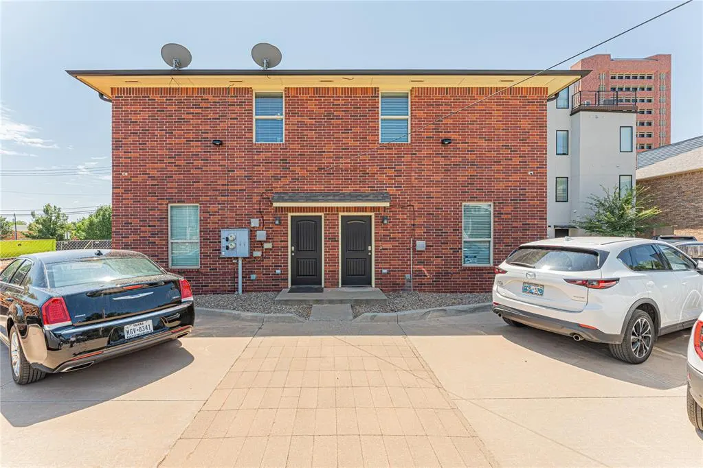 Photo 4 — 215 E Boyd Street, Norman, OK 73069