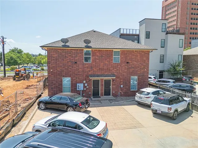 Photo 8 — 215 E Boyd Street, Norman, OK 73069