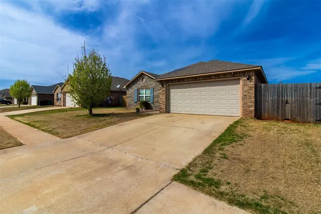Photo 4 — 3517 SE 95th Street, Moore, OK 73160