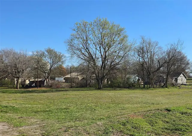 Photo 4 — 1212 12th Street, Maysville, OK 73057