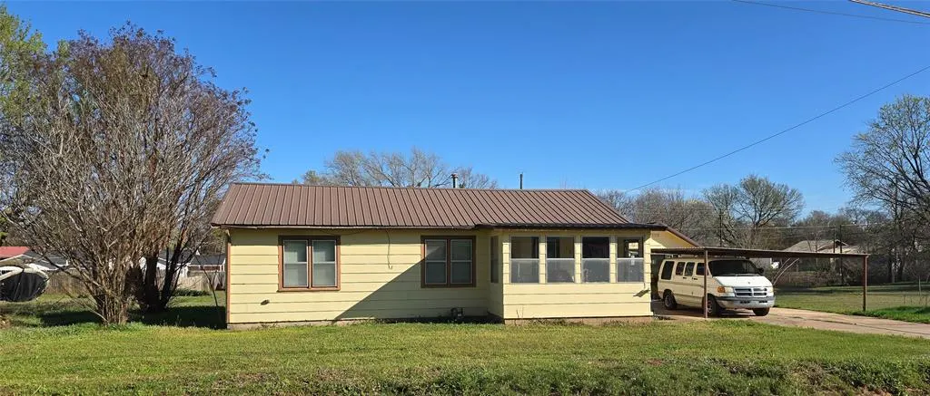 Photo 5 — 1212 12th Street, Maysville, OK 73057