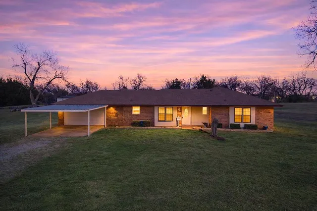 Front exterior — 895 Quail Creek Drive, Blanchard, OK 73010