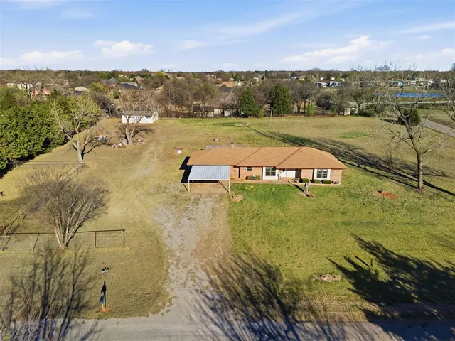 Photo 5 — 895 Quail Creek Drive, Blanchard, OK 73010