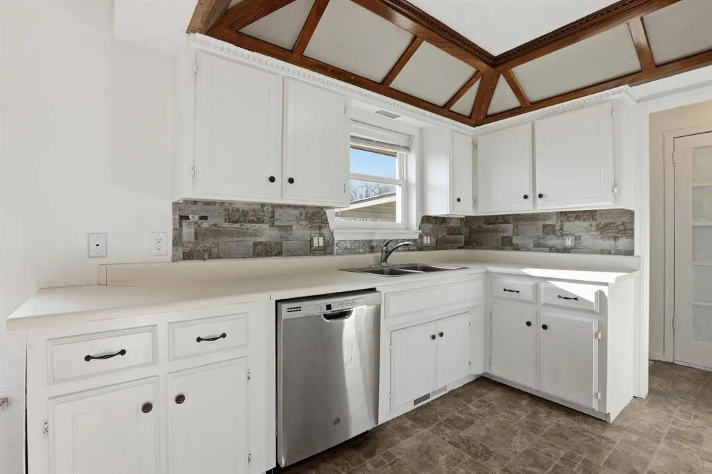 Photo 9 — 895 Quail Creek Drive, Blanchard, OK 73010