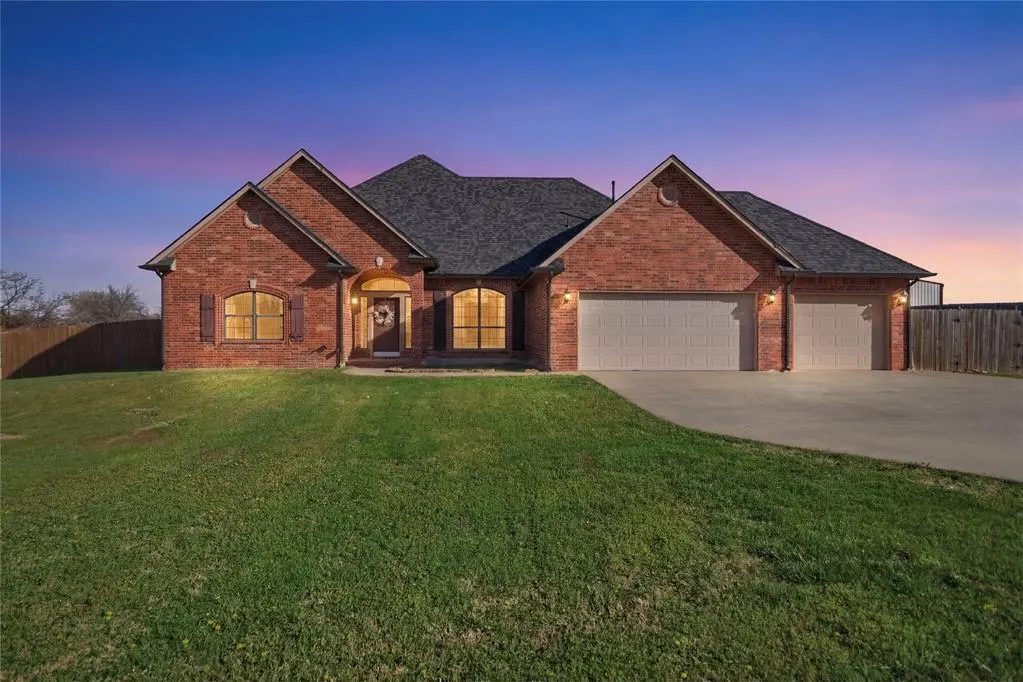 Front exterior — 2205 NE 18th Avenue, Moore, OK 73160