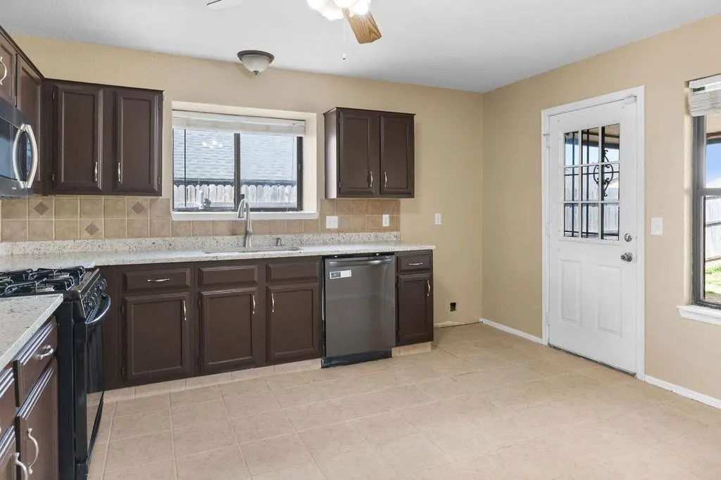 Photo 11 — 11711 Lorene Avenue, Midwest City, OK 73130