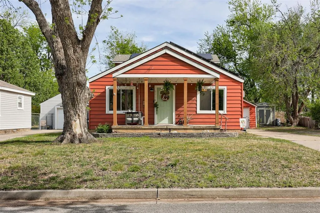 Front exterior — 1119 W Eufaula, Norman, OK 73069