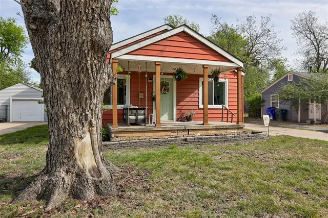 Photo 2 — 1119 W Eufaula, Norman, OK 73069
