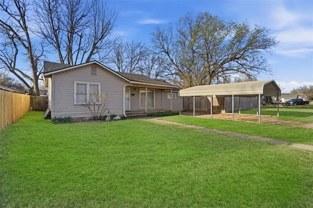 Front exterior — 412 W Harrison Street, Mangum, OK 73554
