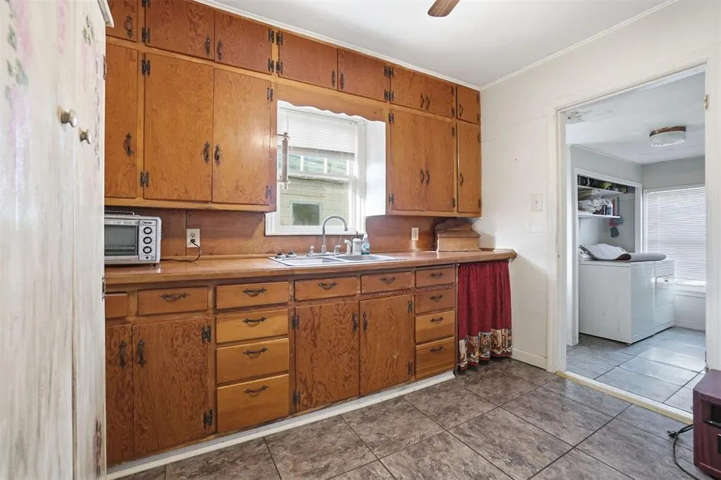 Photo 16 — 412 W Harrison Street, Mangum, OK 73554