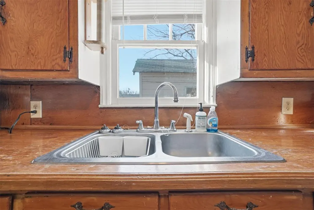 Photo 17 — 412 W Harrison Street, Mangum, OK 73554