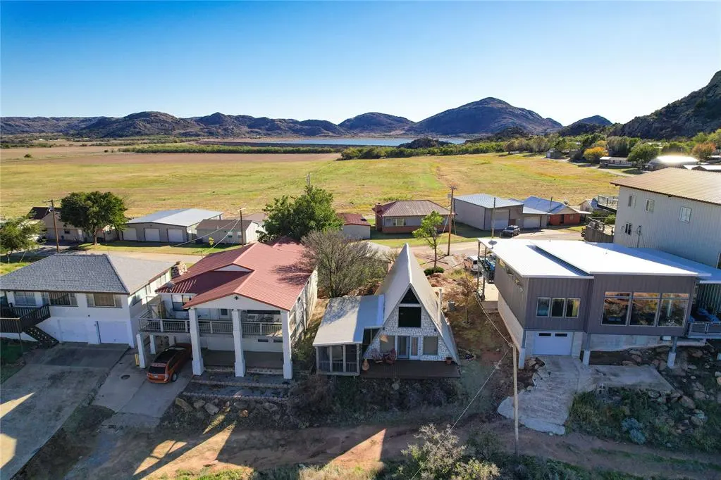 Photo 4 — 7 Hicks Mountain Road Road, Lone Wolf, OK 73655