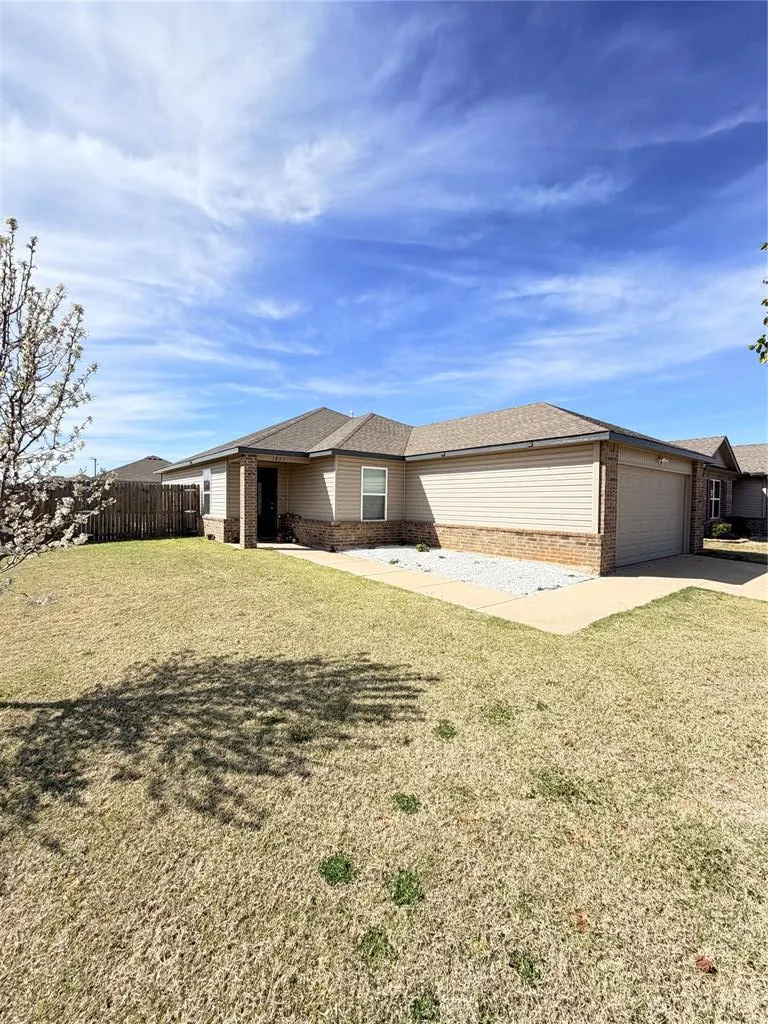 Photo 2 — 1801 Hannah Lane, Oklahoma City, OK 73127