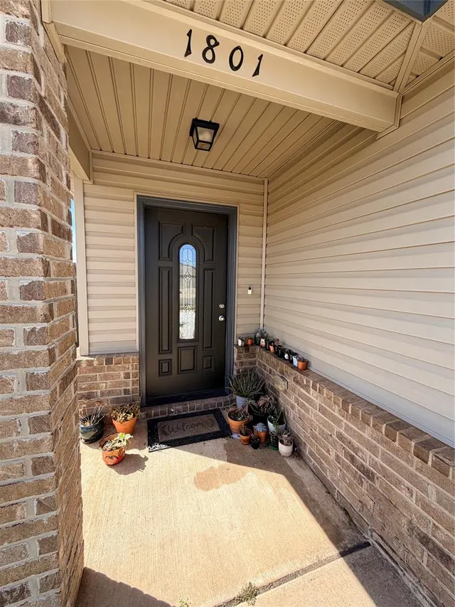 Photo 3 — 1801 Hannah Lane, Oklahoma City, OK 73127