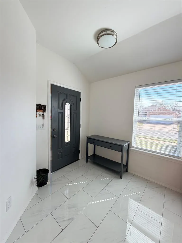 Photo 4 — 1801 Hannah Lane, Oklahoma City, OK 73127