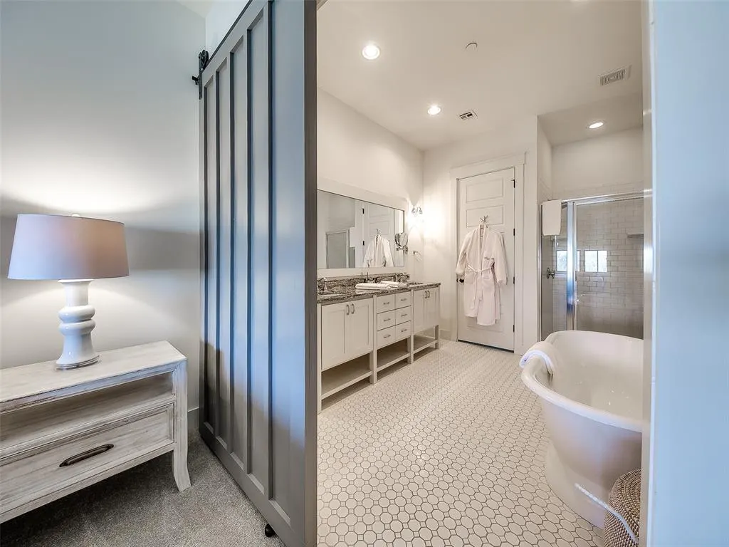 Photo 12 — 29 Water Street 9B, Carlton Landing, OK 74432
