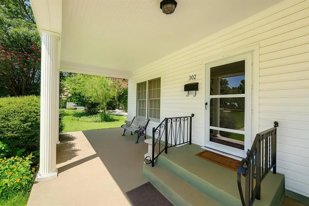 Photo 3 — 302 E Seminole Street, Wynnewood, OK 73098