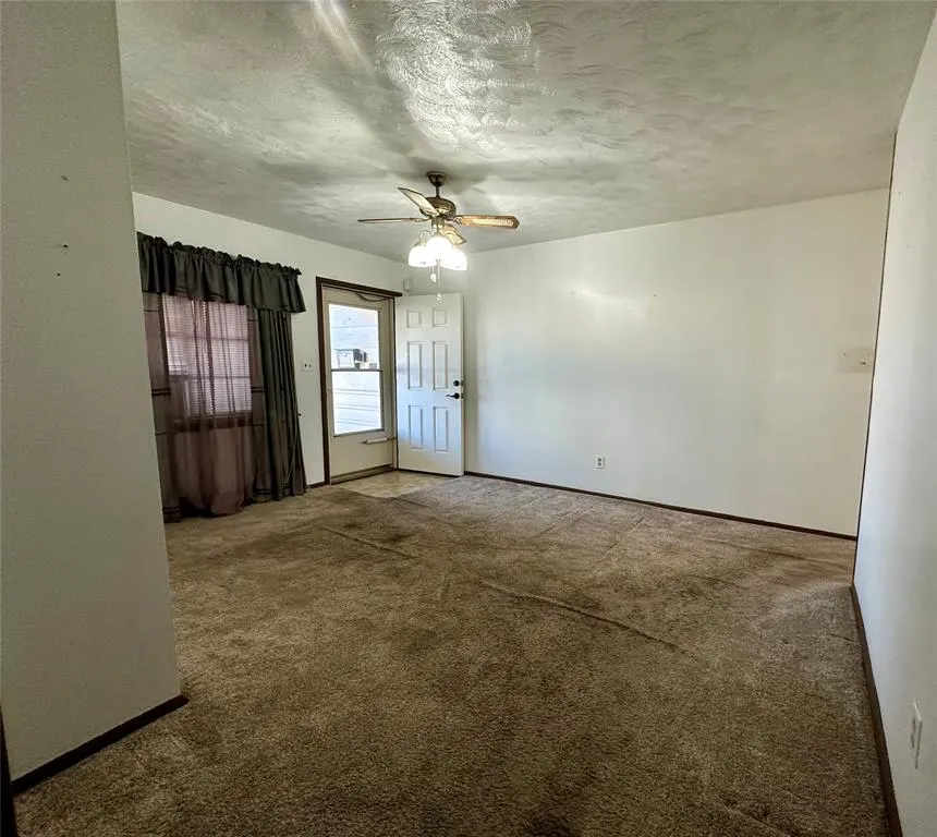 Photo 10 — 6404 S Byers Avenue, Oklahoma City, OK 73149