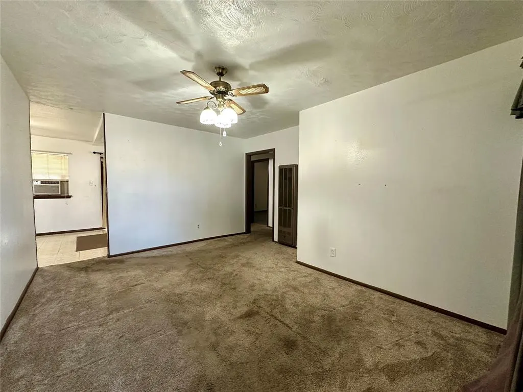 Photo 12 — 6404 S Byers Avenue, Oklahoma City, OK 73149