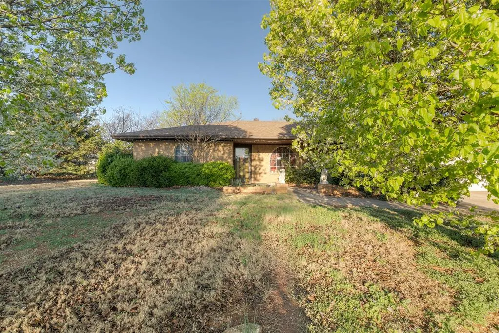 Front exterior — 6401 N College Avenue, Oklahoma City, OK 73132