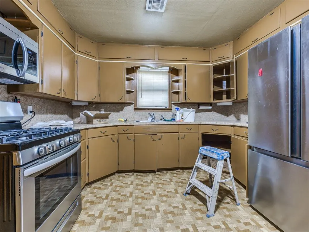 Photo 4 — 3037 NW 35th Street, Oklahoma City, OK 73112
