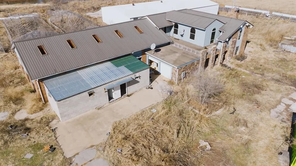 Photo 3 — 1704 County Street 2840 Street, Amber, OK 73004