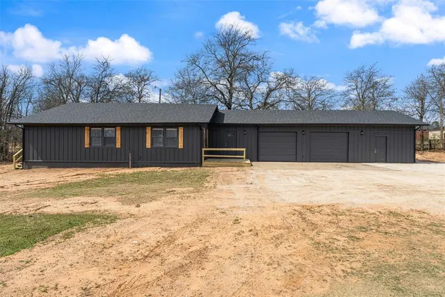 Front exterior — 30499 E Hill Court, Tecumseh, OK 74873