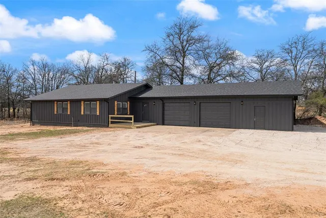 Photo 2 — 30499 E Hill Court, Tecumseh, OK 74873