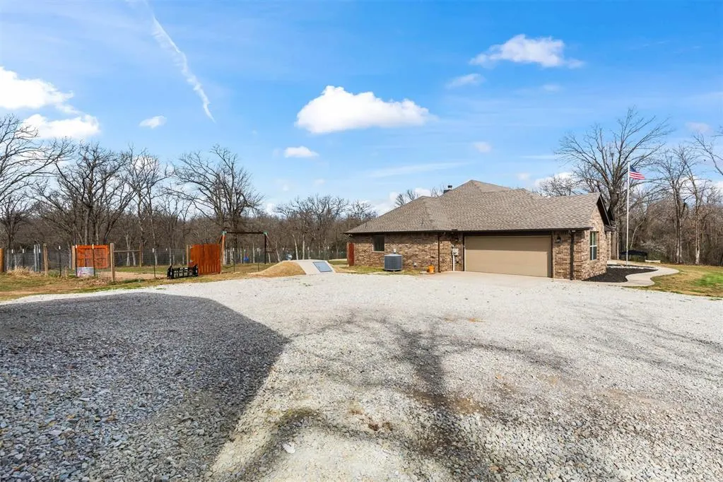 Photo 42 — 9301 S Harrah Road, Newalla, OK 74857