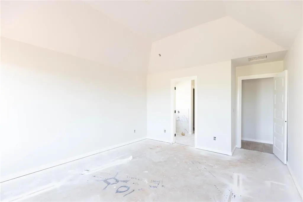 Photo 5 — 12332 SW 32nd Street, Yukon, OK 73099