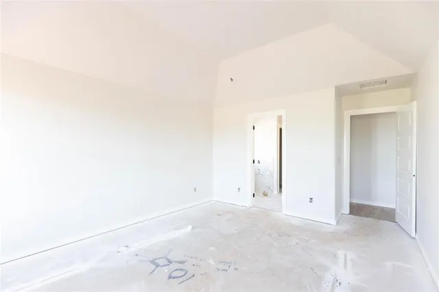 Photo 5 — 12332 SW 32nd Street, Yukon, OK 73099