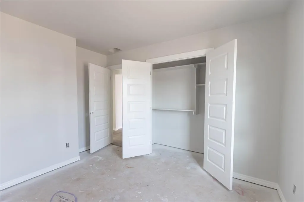 Photo 10 — 12332 SW 32nd Street, Yukon, OK 73099