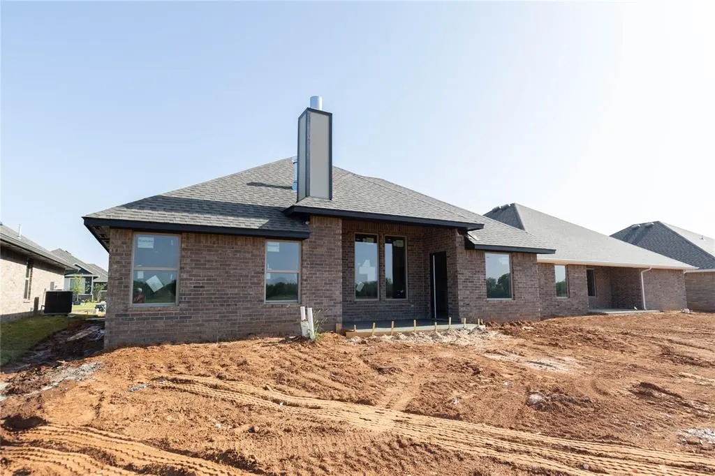 Photo 19 — 12332 SW 32nd Street, Yukon, OK 73099