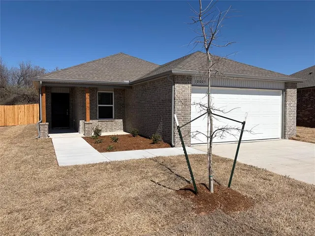Photo 2 — 10005 SW 38th Street, Mustang, OK 73064
