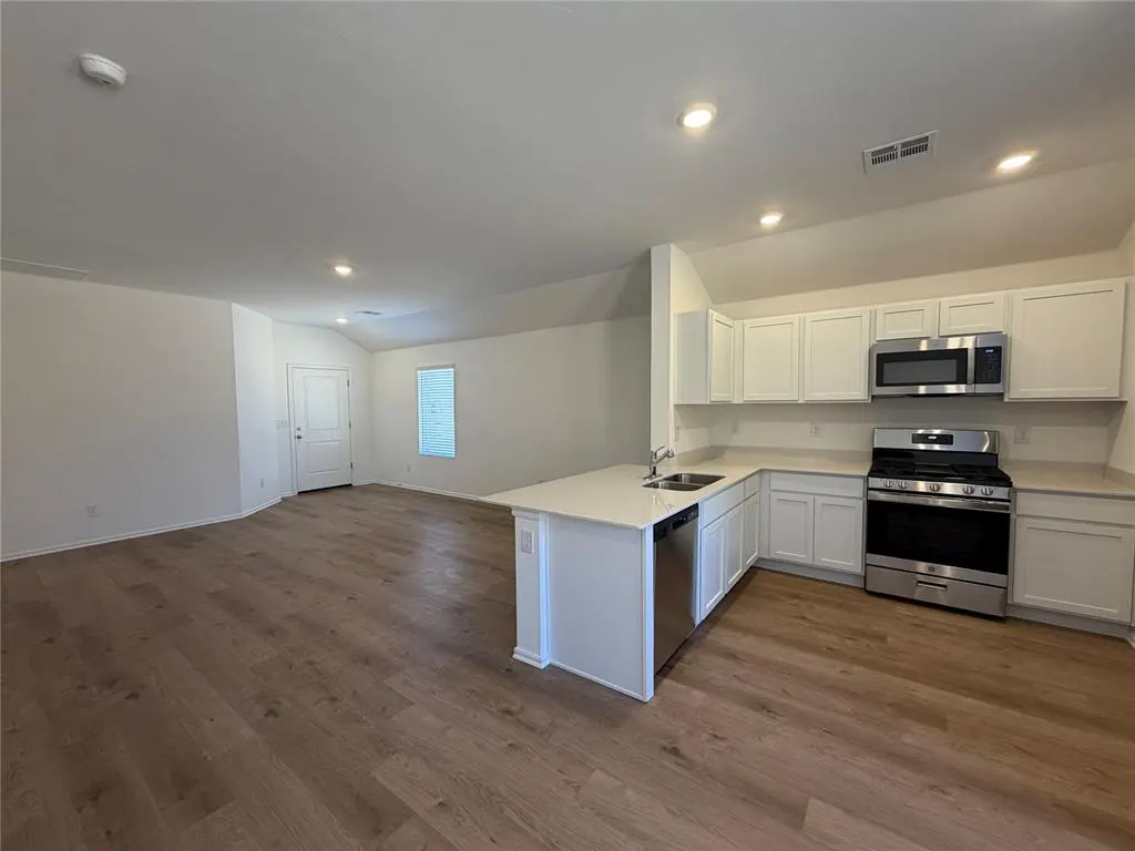 Photo 9 — 10005 SW 38th Street, Mustang, OK 73064
