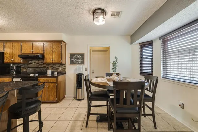 Photo 8 — 1709 SE 13th Street, Moore, OK 73160