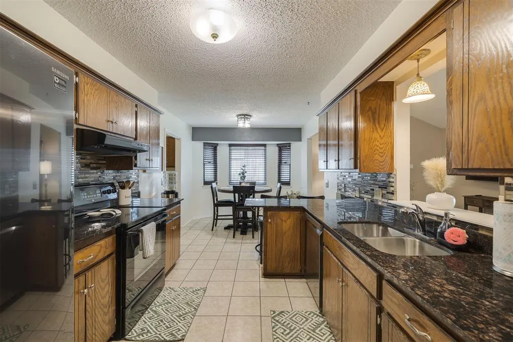 Photo 12 — 1709 SE 13th Street, Moore, OK 73160