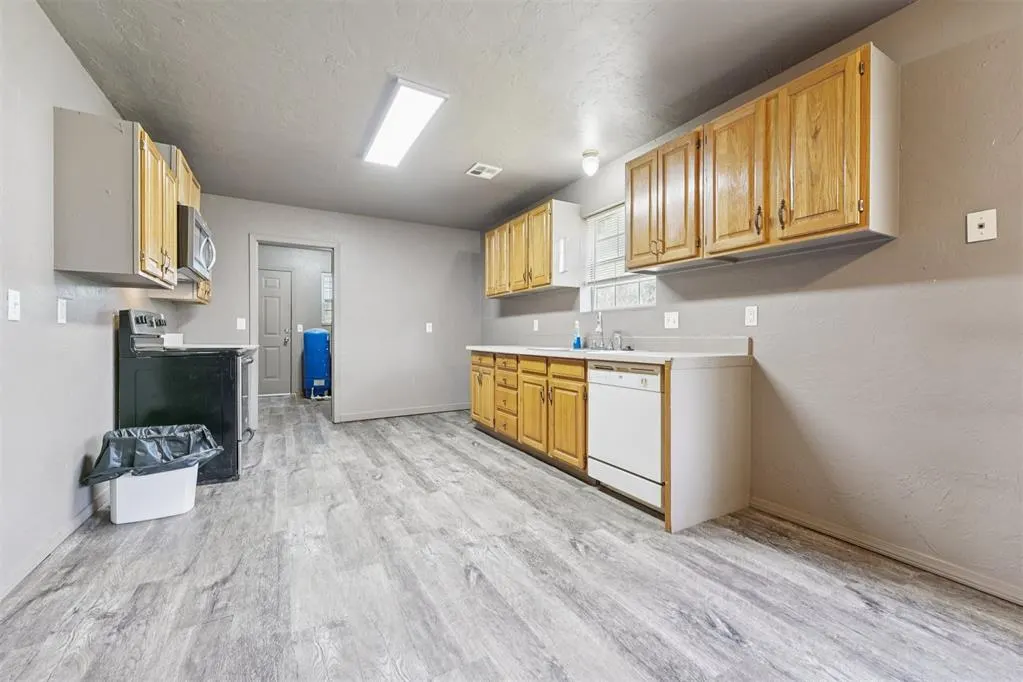 Photo 4 — 2400 County Road 1216, Blanchard, OK 73010