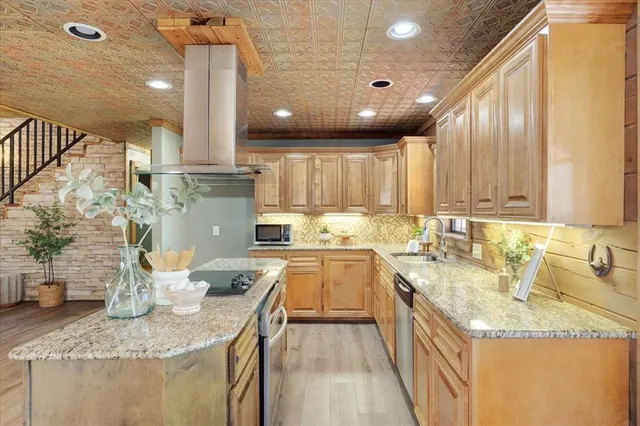 Photo 7 — 30 Rose Drive, Mead, OK 73449