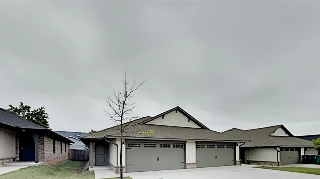 Front exterior — 11514 Keystone Circle, Oklahoma City, OK 73114