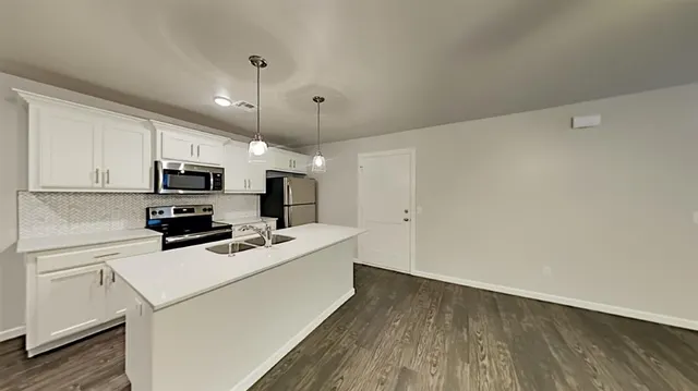 Photo 4 — 11514 Keystone Circle, Oklahoma City, OK 73114