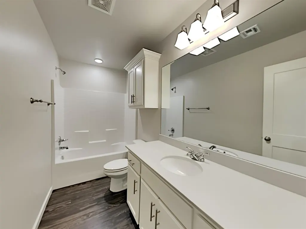 Photo 11 — 11514 Keystone Circle, Oklahoma City, OK 73114